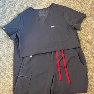 FIGS Scrub Set - Charcoal.